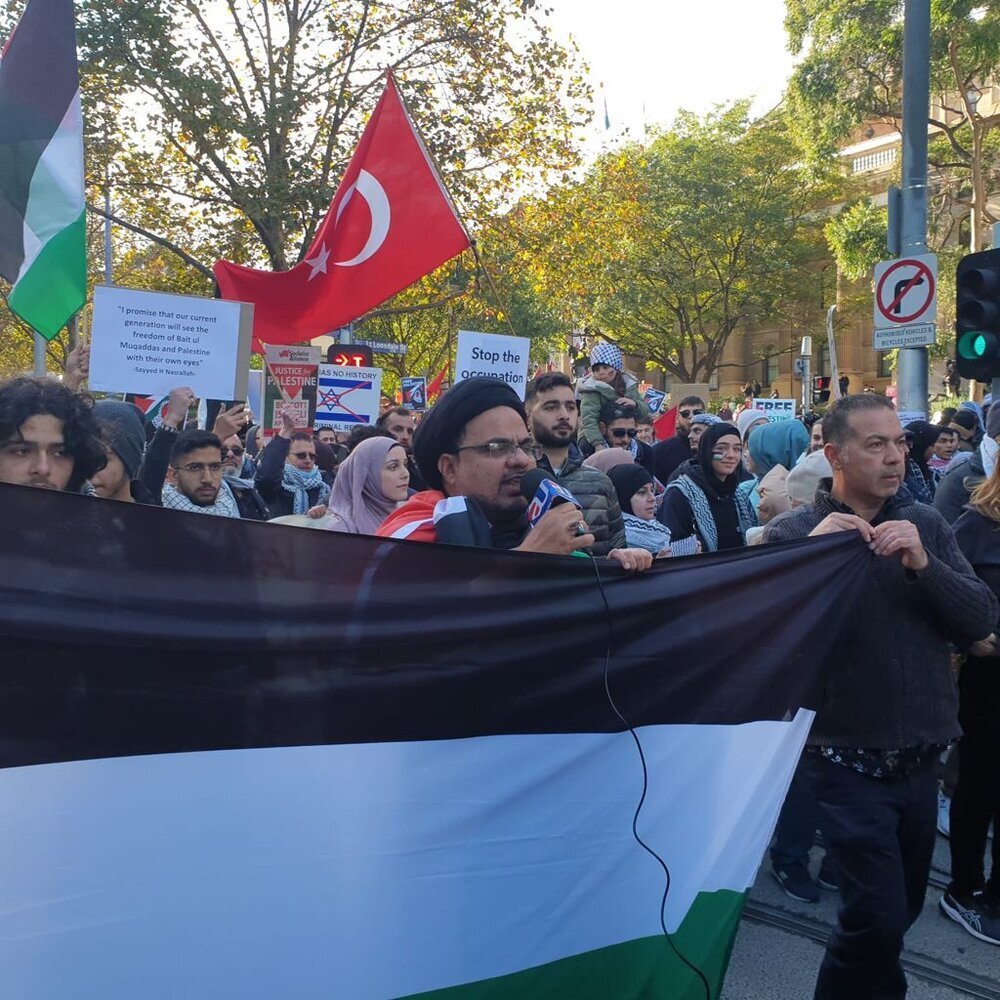 मेलबर्न में मौलाना अबुल कासिम रिजवी के नेतृत्व में फिलिस्तीनियों पर इजरायली हमले के खिलाफ विरोध प्रदर्शन
