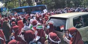 इंडोनेशियाई भी ज़ायोनी अपराधों के खिलाफ सड़कों पर उतरे