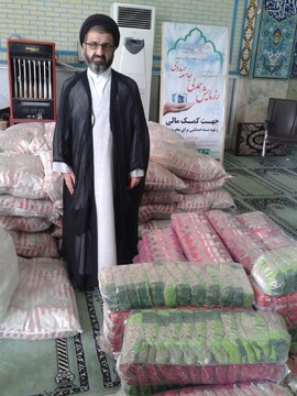 توزیع ۴۰۰ بسته معیشتی بین طلاب نیازمند