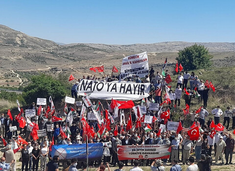 ترک عوام کا امریکہ کے خلاف مظاہرہ