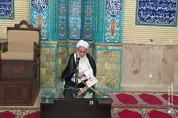 امام جمعه کرمانشاه: با خدا رفاقت کنید