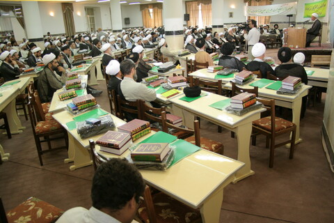 تصاویر آرشیوی از هشتمین اجلاسیه اساتید سطح عالی و خارج حوزه در خردادماه ۱۳۸۵