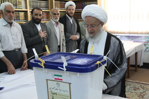 تصاویر آرشیوی از شرکت مراجع در انتخابات