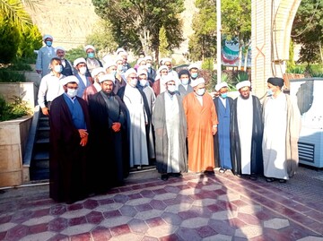 ادای احترام مدیران مدارس علمیه فارس به حاج قاسم سلیمانی