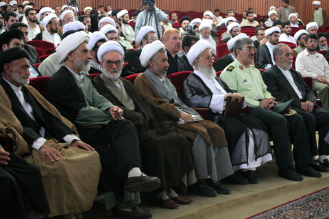 تصاویر آرشیوی از نخستین همایش مراکز پاسخگویی دینی سراسر کشور در خردادماه ۱۳۸۵