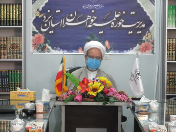 نگاه مسئولان در قبال مردم باید نگاه خدمت باشد