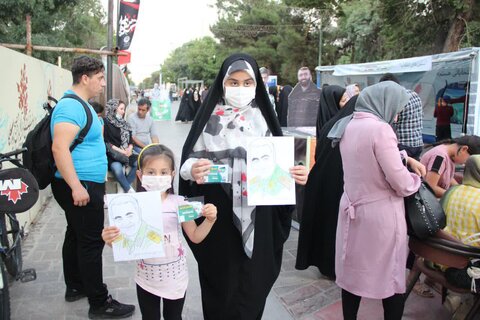 تصاویر / فعالیتهای فرهنگی ،وبصیرتی طلاب مدرسه علمیه صالحیه قزوین با موضوع انتخابات