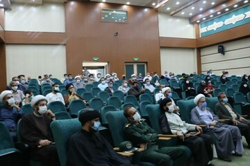 بزرگداشت حضرت امام (ره) نباید مختص به ایام سالگرد ارتحال ایشان باشد