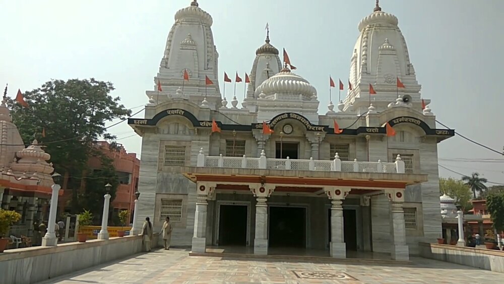 योगी सरकार का गोरखनाथ मंदिर के पास रहने वाले मुसलमानों को जबरन घर खाली करने का आदेश