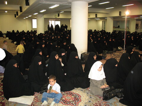 تصاویر آرشیوی از ششمین گردهمایی خانواده حوزویان شرکت کننده در کلاس‌های معارف اسلامی در خردادماه ۱۳۸۵