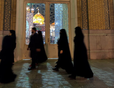 تصاویر/ حال و هوای حرم کریمه اهل بیت در شب شهادت امام صادق (ع)