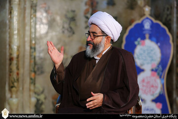 امروز خط مقدم کار فرهنگی مقابله با تبلیغات و سوء استفاده دشمنان است