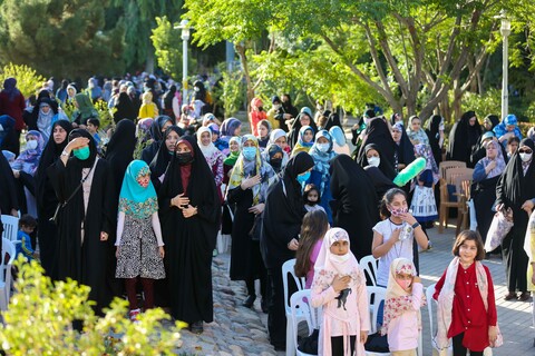 جشن دختران در بوستان نرجس قم