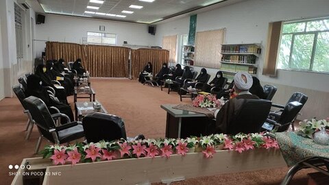 حجت الاسلام و المسلمین کارگر شورکی در نشست معاونان آموزش