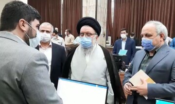 فیلم | شرکت آیت الله سید احمد خاتمی در انتخابات ۱۴۰۰