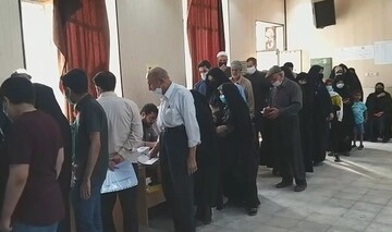 فیلم | حضور پرشور مردم در پای صندوق های رأی