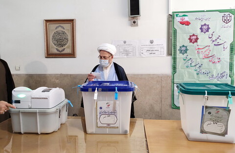 تصاویر/ شرکت مراجع و علما در انتخابات 1400