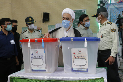تصاویر/ شعب اخذ رای قزوین در انتخابات 1400