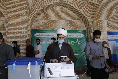 تصاویر/ شعب اخذ رای قزوین در انتخابات 1400