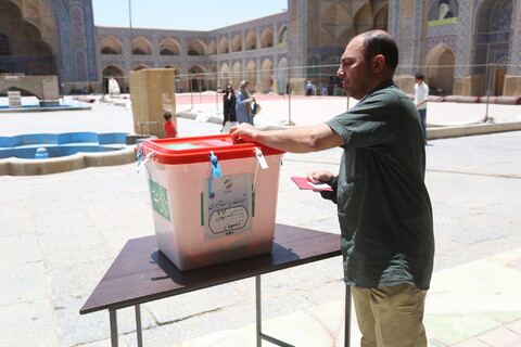 تصاویر/ شکوه و  عظمت مردم اصفهان پای صندوق های رای