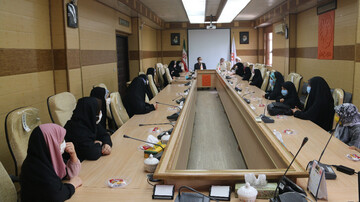 تجلیل از دختران بهزیستی هم‌زمان با دهه کرامت