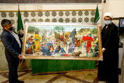 تابلو نقاشی «شرط توحید» به آستان مقدس بانوی کرامت اهدا شد