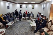 حضور نماینده ولی فقیه در آذربایجان غربی در جمع خبرنگاران حادثه دیده در سانحه واژگونی اتوبوس + فیلم و صوت