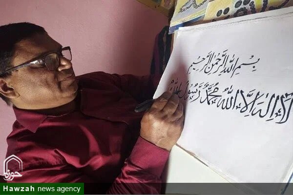 مساجد کے لئے بلا معاوضہ قرآنی آیات لکھنے والا ہندو خطاط