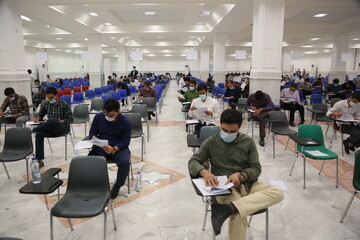 تصاویر/ آزمون اختصاصی سال ۱۴۰۰ دانشکده دین و رسانه قم