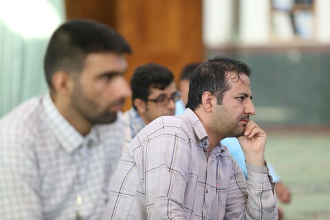 تصاویر/ نشست صمیمی مسئول مرکز رسانه و فضای مجازی حوزه با کنشگران حوزوی رسانه