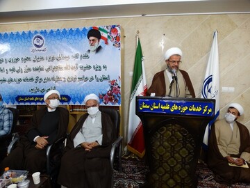 خدمت به اهل علم و دانش از بالاترین عبادات محسوب می شود