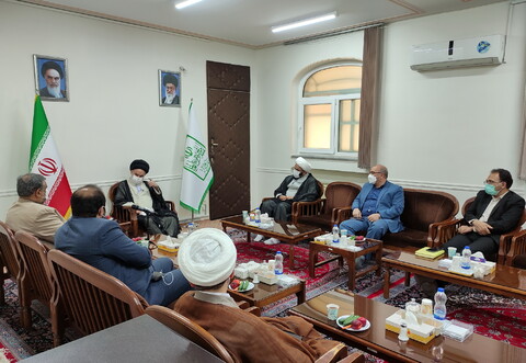 تصاویر/ دیدار رئیس سازمان پژوهش و برنامه ریزی آموزشی کشور با آیت الله حسینی بوشهری
