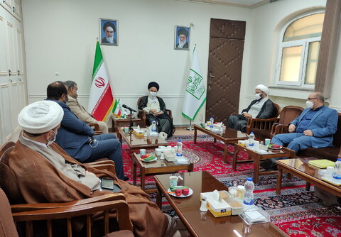 تصاویر/ دیدار رئیس سازمان پژوهش و برنامه ریزی آموزشی کشور با آیت الله حسینی بوشهری