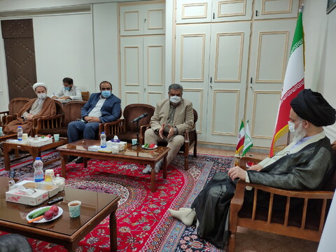 تصاویر/ دیدار رئیس سازمان پژوهش و برنامه ریزی آموزشی کشور با آیت الله حسینی بوشهری