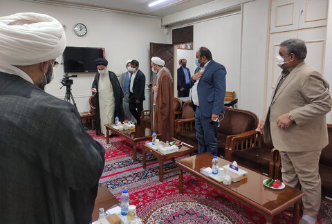 تصاویر/ دیدار رئیس سازمان پژوهش و برنامه ریزی آموزشی کشور با آیت الله حسینی بوشهری
