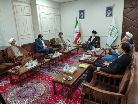 تصاویر/ دیدار رئیس سازمان پژوهش و برنامه ریزی آموزشی کشور با آیت الله حسینی بوشهری