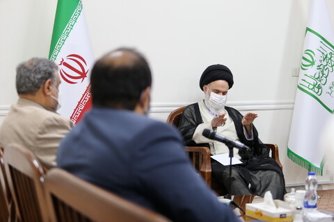 تصاویر/ دیدار رئیس سازمان پژوهش و برنامه ریزی آموزشی کشور با آیت الله حسینی بوشهری