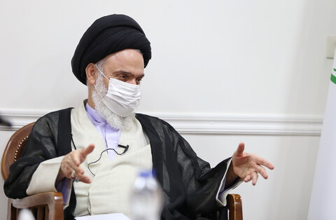 تصاویر/ دیدار رئیس سازمان پژوهش و برنامه ریزی آموزشی کشور با آیت الله حسینی بوشهری