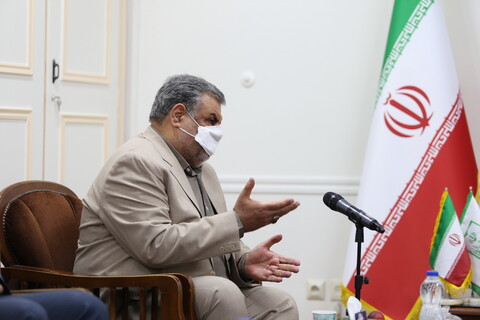 تصاویر/ دیدار رئیس سازمان پژوهش و برنامه ریزی آموزشی کشور با آیت الله حسینی بوشهری