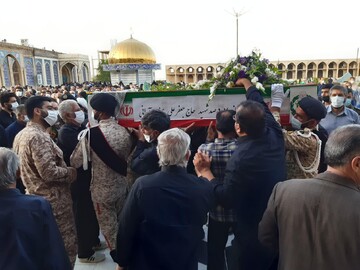 تصاویر/ تشییع پیکر جانباز ۷۰ درصد شهید حاج جعفر علی هیزمی آرانی