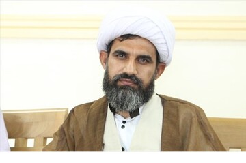 حضور طلاب برای تبلیغ دین در مراکز گردشگری و سواحل امری ضروری است