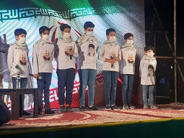 فیلم | اجرای گروه سرود پرواز کاشان پیرامون حجاب و عفاف