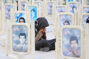 تصاویر/ ندای بندگی عاشقان عرفه در گلستان شهدای اصفهان