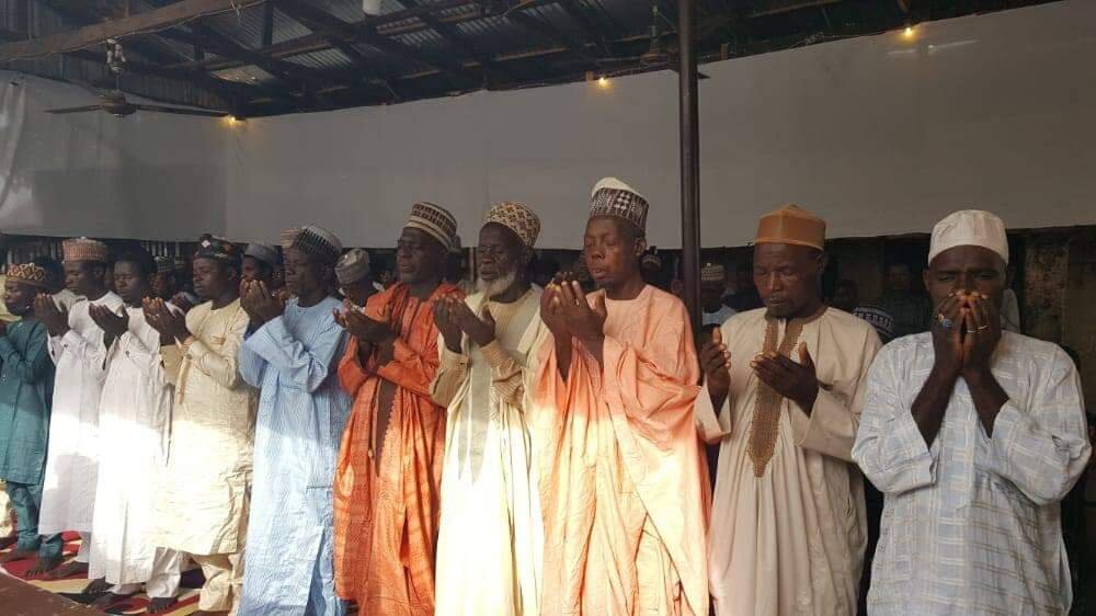 برپایی نماز عید قربان با حضور گسترده شیعیان در پایتخت نیجریه+تصاویر