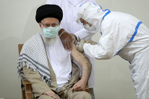 تصاویر/ دریافت نوبت دوم واکسن ایرانی کرونا توسط رهبر معظم انقلاب