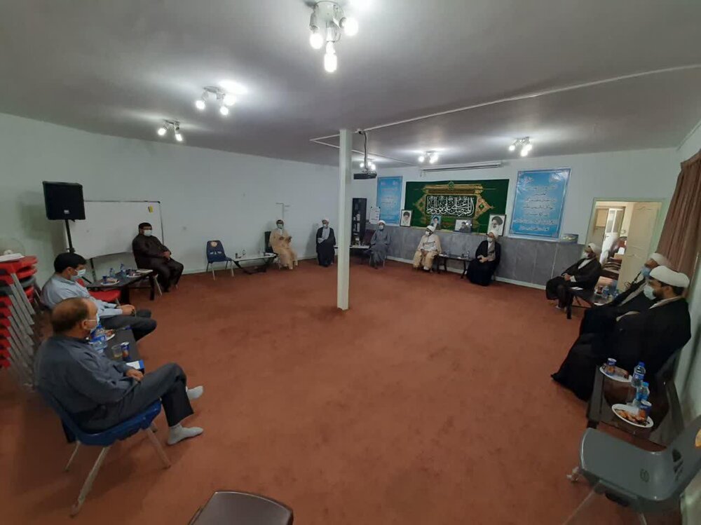 نشست همفکری اعضای شورای شهر دزفول با اساتید مدرسه علمیه آیت‌الله قاضی(ره)
