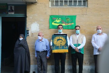 حضور خادمیاران رضوی درب منازل شهدای اصفهان +عکس