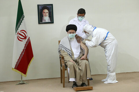 تزریق واکسن ایرانی-امام خامنه ای