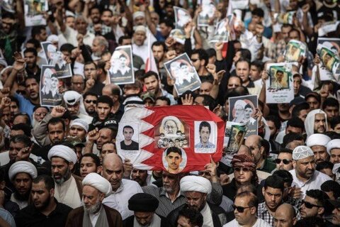 بحرین میں ڈکٹیٹر آل خلیفہ کے خلاف عوام کا احتجاجی مظاہرہ