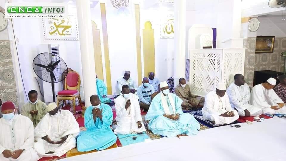 دیدار فعالان دینی ساحل‌عاج با رئیس مجلس اسلامی این کشور +تصاویر